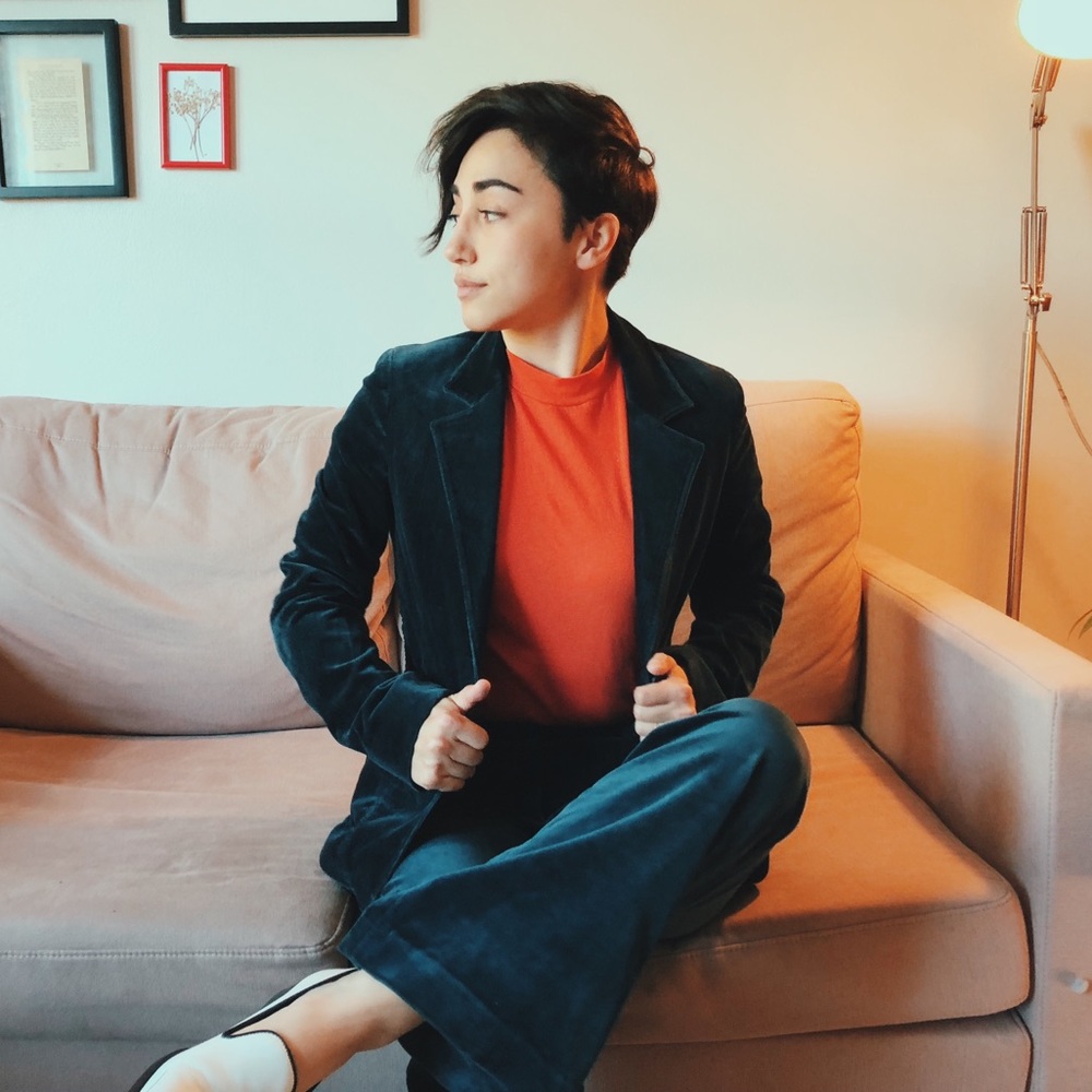 $778 Theory Navy/Teal Blue Velvet Suit 2/S